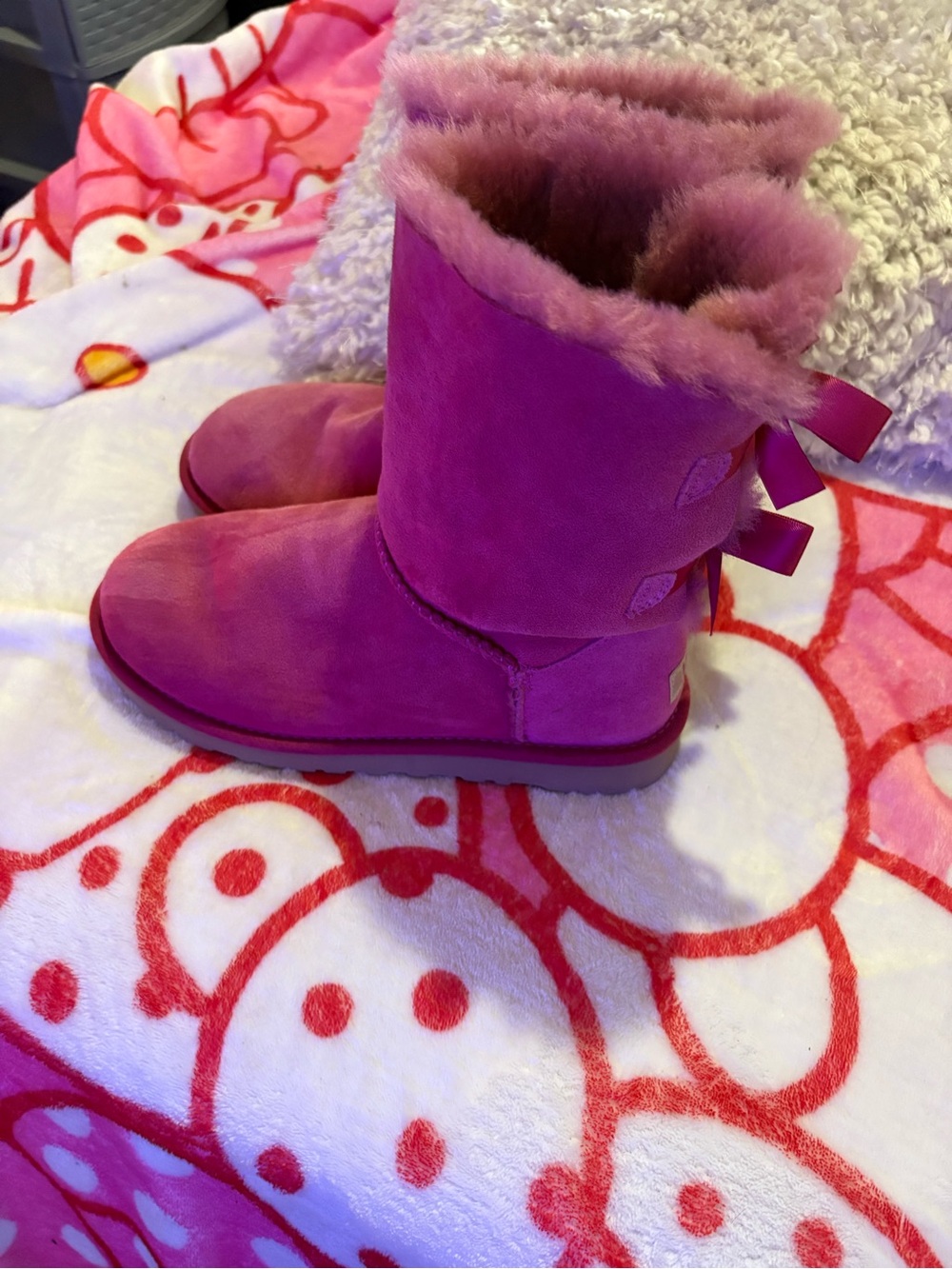 UGG Pink Shearling Bow Back Short Bootiesin great condition no box